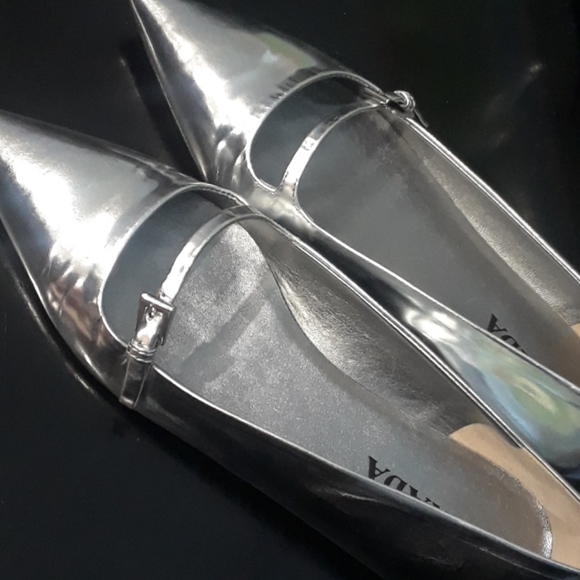 PRADA.FLATS.Silver.SIZE 36 - Picture 2 of 10